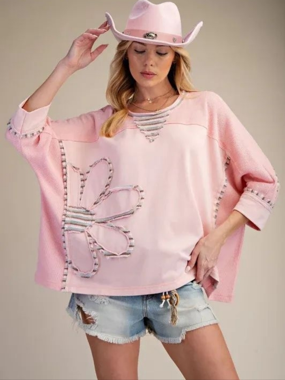 easel Pink Floral-Applique Lightweight Pullover